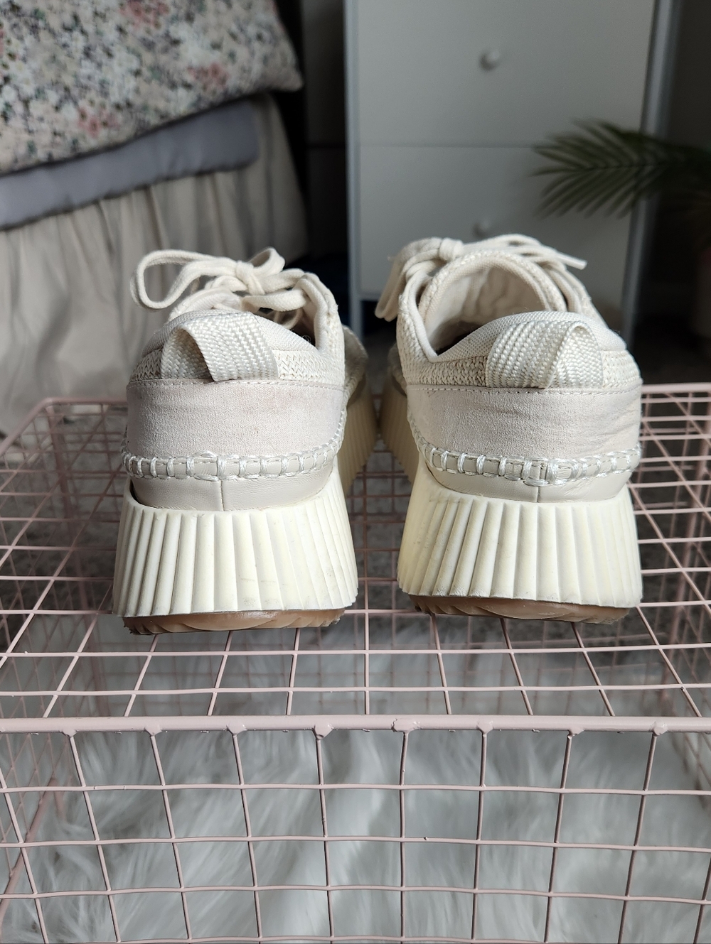 SZ 10 Dolce Vita Women's Cream Platform Sneaker - Picture 8 of 9